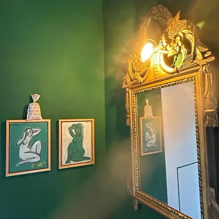 La Rose Du Petit Bois *