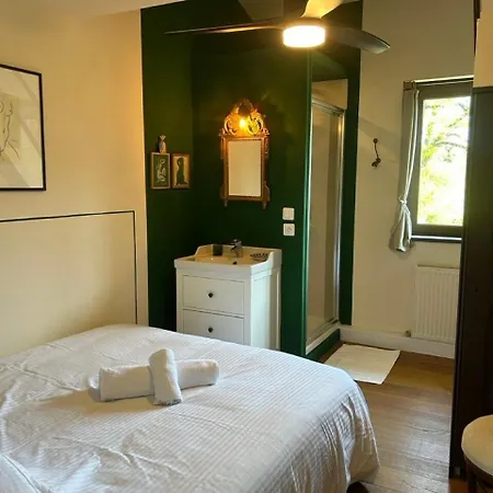 Bed and breakfast La Rose Du Petit Bois 3*