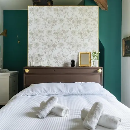 La Rose Du Petit Bois Bed & Breakfast *